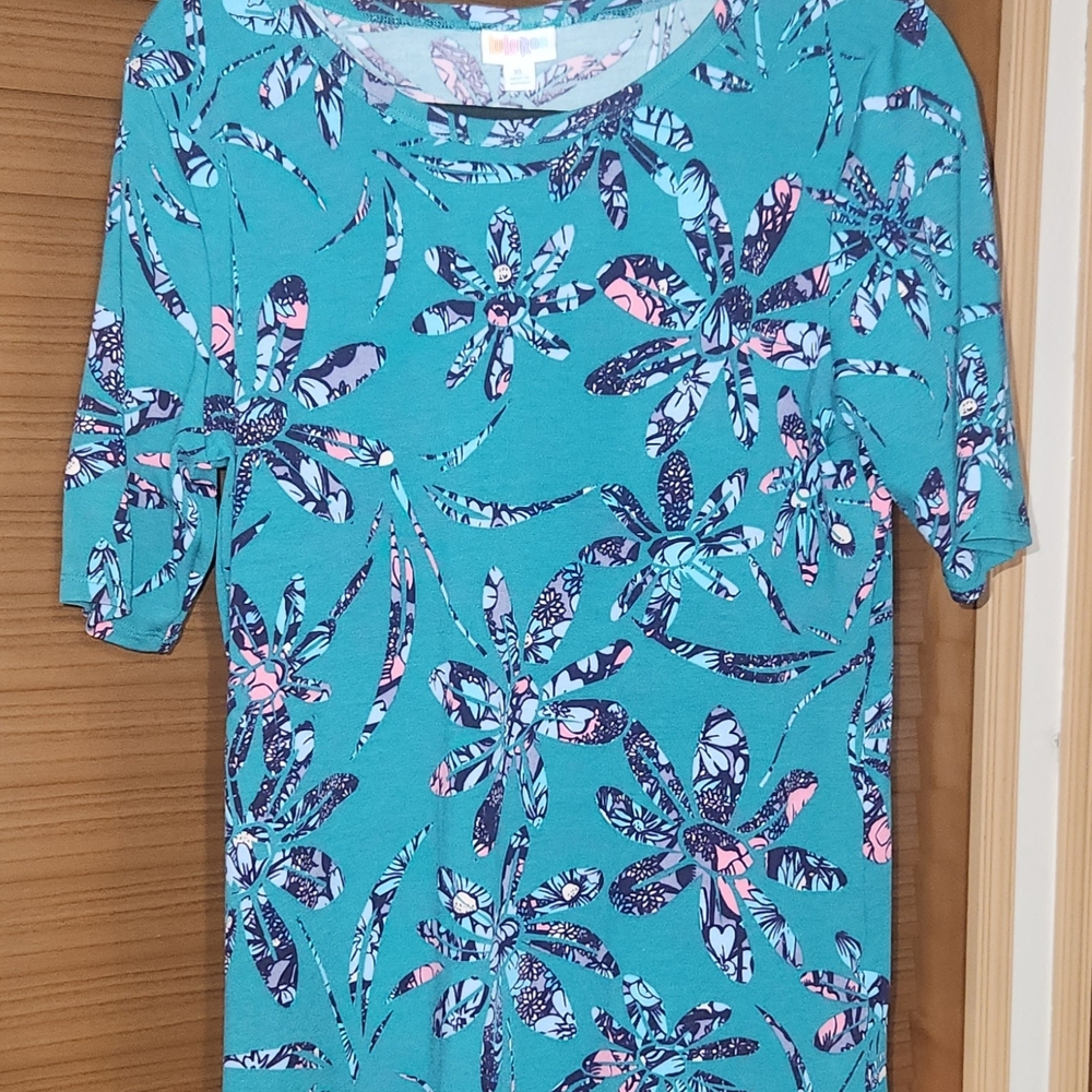⭐️LuLaRoe Teal Floral Short Extra Large Sleeve Top Casual Comfort